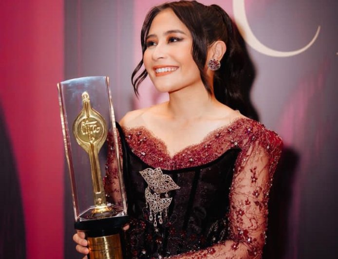 Raih Piala Citra, Ternyata Prilly Latuconsina Pernah Diragukan