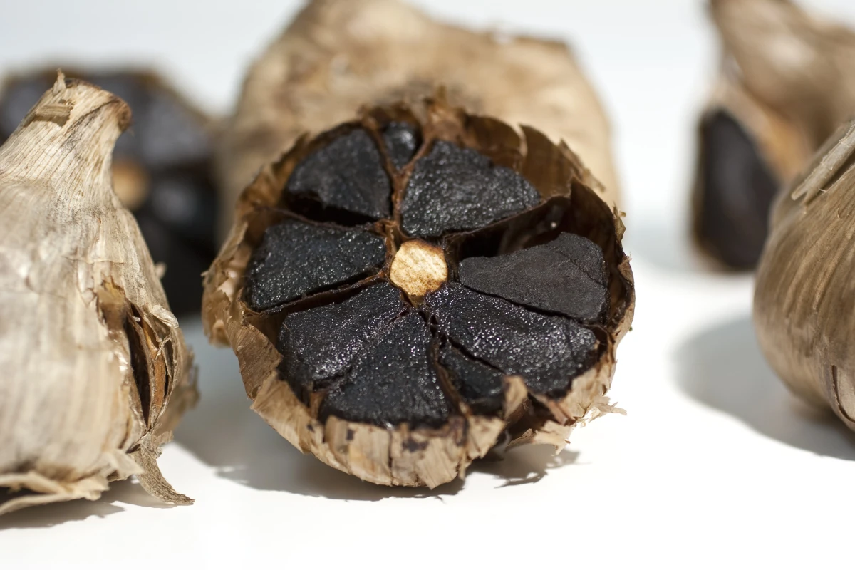 Mengenal Black Garlic: Manfaat Bawang Hitam untuk Jantung & Diabetes